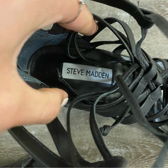 Steve Madden | Cherri30 Sandal Black Leather Size 8M - Picture 9 of 10